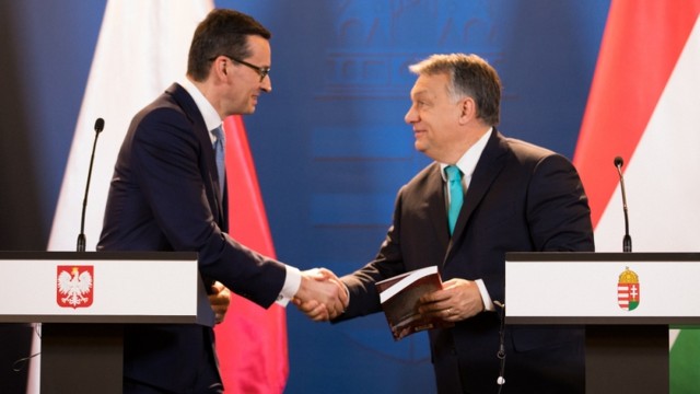 Koniec wizyty premiera Morawieckiego na Węgrzech [WIDEO, ZDJĘCIA]