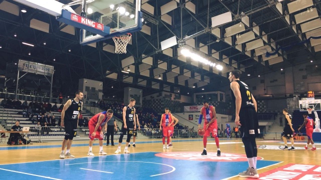 Koszykarze Kinga Szczecin od zwycięstwa rozpoczęli występy w Nowym Roku w rozgrywkach o mistrzostwo Polski. Popularne Wilki Morskie wygrały z Treflem Sopot 95:82 w poniedziałkowym meczu PLK.