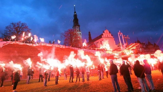 Pod hasłem Dla niepodległej w sobotę na Jasnej Górze odbędzie się 10. Patriotyczna Pielgrzymka Kibiców. Wezmą w niej udział tradycyjnie fani piłki nożnej, nie zabraknie także kibiców innych dyscyplin.