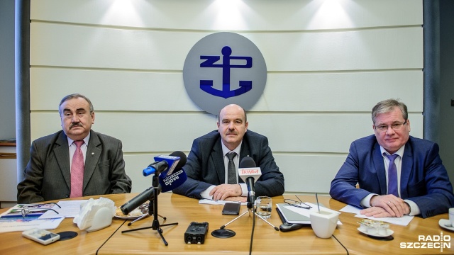 Zarząd portu informuje o najlepszych wynikach od lat - przeładunki w portach Szczecina i Świnoujścia wzrosły o ponad milion trzysta tysięcy ton. W sumie w roku 2017 ich poziom przekroczył 25 milionów, co jest rekordowym wynikiem.