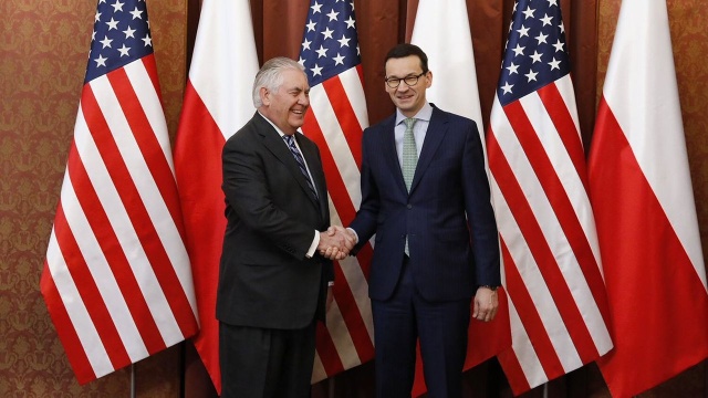 Amerykański sekretarz stanu Rex Tillerson powiedział, że Polska jest wspaniałym, demokratycznym sojusznikiem Stanów Zjednoczonych. Szef amerykańskiej dyplomacji składa wizytę w Warszawie.