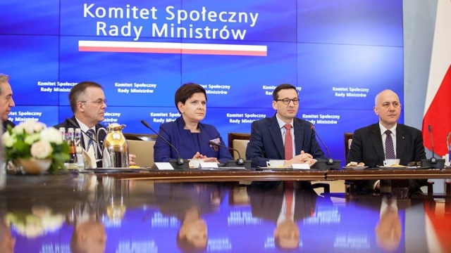 Trwa pierwsze posiedzenie Komitetu Społecznego Rady Ministrów. Jego pracami kieruje wicepremier Beata Szydło.