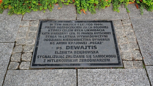 W Alejach Ujazdowskich w Warszawie odbyły się uroczystości upamiętniające akcję bojową Kutschera.
