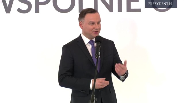 Prezydent Andrzej Duda podkreślił na konferencji Wspólnie o Konstytucji, wspólnie o rodzinie, że rodzina jest istotna z punktu widzenia państwa, bo służy rozwojowi społeczeństwa. Konferencja odbyła się w Pałacu Prezydenckim i ma udzielić odpowiedzi na pytanie, czy rodzina jest wystarczająco zabezpieczona w Konstytucji i czy potrzebna jest zmiana w tej kwestii.
