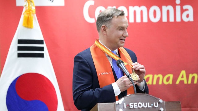 Prezydent Andrzej Duda powiedział, że Igrzyska Olimpijskie w Pjongczangu mogą wspomóc proces pokojowy na Półwyspie Koreańskim. Andrzej Duda z małżonką wezmą udział w Ceremonii Otwarcia XXIII Zimowych Igrzysk Olimpijskich.