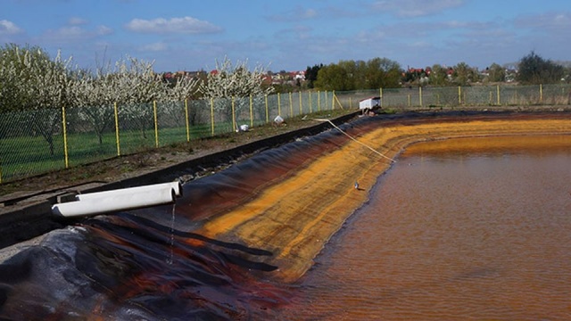 W Pyrzycach powstał plan budowy na wolnym powietrzu basenów z wodami geotermalnymi. Solanki pochodzące z głębi ziemi, które wydobywane są na powierzchnię w pyrzyckiej geotermii mają właściwości lecznice. Rozcieńczone mogą znaleźć się w basenach i wannach.