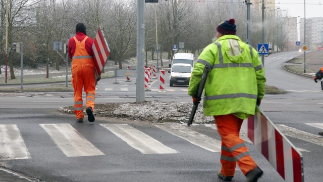 O tydzień wcześniej niż zakładano otwarto w czwartek odcinek ulicy Arkońskiej od skrzyżowania z ulicą Wojciechowskiego do ścieżki rowerowej przed Arkonką. Teraz zmiany mamy od strony alei Wojska Polskiego