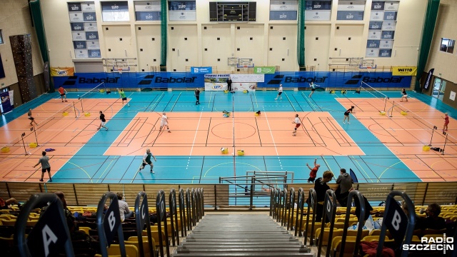 Ponad 250 zawodników z całej Polski od samego rana rywalizuje w polickiej hali sportowej przy ulicy Siedleckiej. Trwa 20. edycja Babolat Cup, czyli turnieju badmintona.
