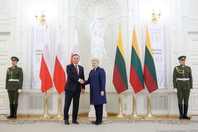 Litwa nie będzie popierać głosowania przeciw Polsce w Radzie Unii Europejskiej. W ten sposób prezydent Dalia Grybauskajte odniosła się do sporu między Brukselą a rządem Polski.