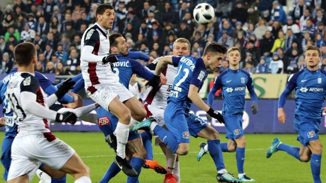Twierdza Poznań nie zdobyta. Piłkarze Pogoni Szczecin przegrali w niedzielę na wyjeździe z Lechem Poznań 2:0 w 23 kolejce ekstraklasy.