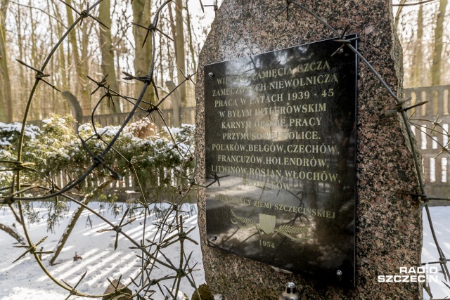 Był nazistowski albo hitlerowski, a o niemieckim nie ma słowa. Tak na pamiątkowych tablicach opisany jest obóz pracy z II wojny światowej, który był w Messenthin, czyli w dzisiejszym Mścięcinie - dzielnicy Polic.