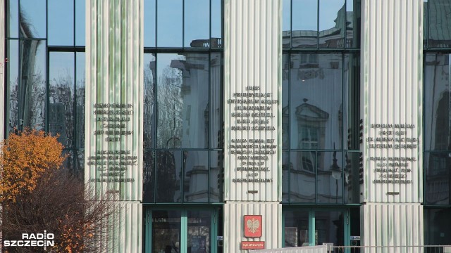 4-godzinne, prawdopodobnie ostatnie w takim składzie posiedzenie Krajowej Rady Sądownictwa odbyło się w sobotę - miało być odpowiedzią na opublikowaną listę kandydatów do nowej KRS, którzy mają zostać wybrani na wtorkowym posiedzeniu Sejmu.