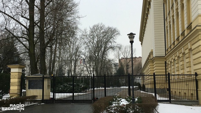 Premier Mateusz Morawiecki zapowiedział zmniejszenie liczby wiceministrów. Na konferencji prasowej szef rządu powiedział, że ma też być mniej członków gabinetów politycznych ministrów.