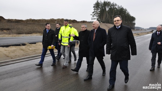 Jest szansa, że drogą ekspresową S6 między Goleniowem a Nowogardem pojedziemy nieco wcześniej niz zakłada to umowa. Takie zapewnienie usłyszał od przedstawicieli spółki Budimex minister Infrastruktury Andrzej Adamczyk.