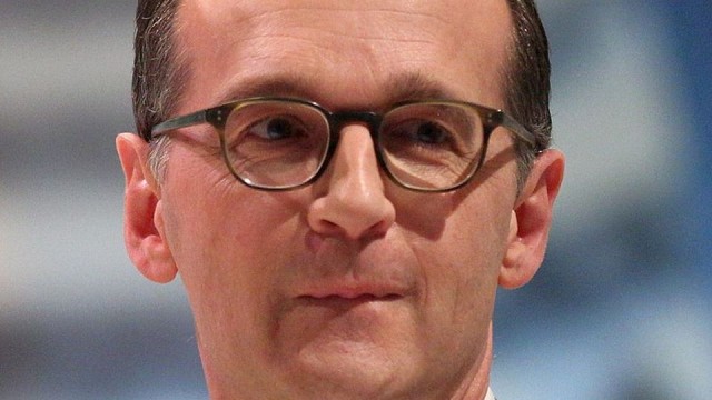 Tuż przed odlotem do Warszawy szef niemieckiej dyplomacji Heiko Mass zapewnił, że Niemcy opowiadają się za utrzymywaniem partnerstwa z Polską. Opiniotwórczy Frankfurter Allgemeine Zeitung napisał w piątek, że niemiecki minister obecnie w pośpiechu szuka dialogu z Polską.