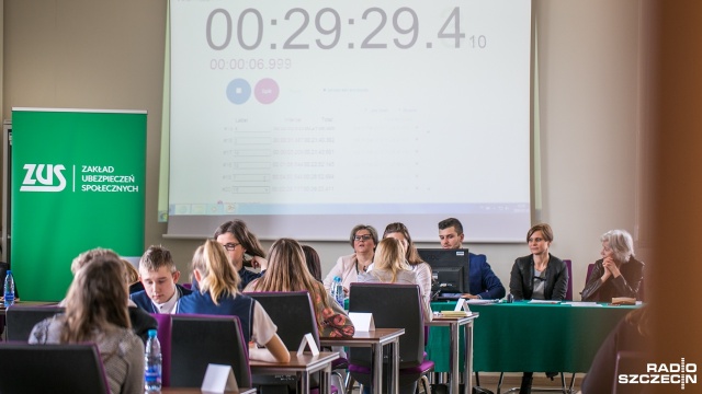 Waloryzacja, dyspenser, czy kwota bazowa - to pojęcia z którymi zmierzyli się uczestnicy olimpiady Zakładu Ubezpieczeń Społecznych. Komisja wyłoniła szkołę, która będzie reprezentować województwo zachodniopomorskie w ostatnim etapie konkursu.