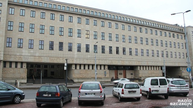 Decyzja prowadząca do usunięcia z zawodu sędziego łamiącego prawo, powinna należeć do niezależnego sądu - uważa sędziowskie stowarzyszenie Iustitia.