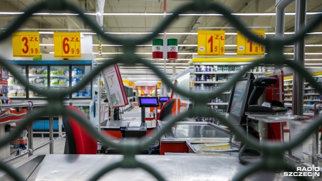 18 marca wypada druga niedziela, podczas której obowiązuje ograniczenie handlu. Czynne są tylko małe sklepy, w których za ladą stanęli właściciele.