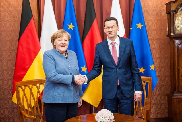 Kanclerz Niemiec Angela Merkel zakończyła jednodniową wizytę w Polsce. W Warszawie spotkała się z szefem polskiego rządu Mateuszem Morawieckim, a następnie z prezydentem Andrzejem Dudą.