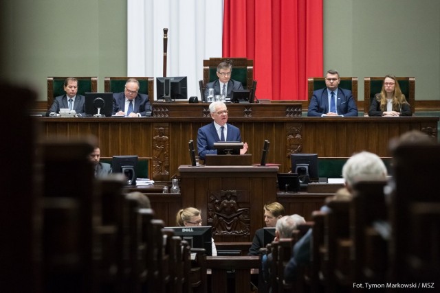 Bezpieczeństwo Polski, silna pozycja w Unii i NATO oraz rozwijanie relacji ze Stanami Zjednoczonymi, Niemcami i Wielką Brytanią - to najważniejsze zadania polskiej dyplomacji. Tak mówił w Sejmie minister spraw zagranicznych. Jacek Czaputowicz wygłosił doroczne expose o celach polskiej polityki zagranicznej.