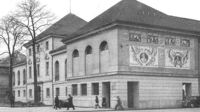26 marca 1943 roku odbito harcmistrza Jana Bytnara Rudego i 20 innych więźniów politycznych, przewożonych z siedziby Gestapo przy Alei Szucha do więzienia na Pawiaku. Było to jedno z najważniejszych działań zbrojnych zorganizowanych przez Grupy Szturmowe Szarych Szeregów.