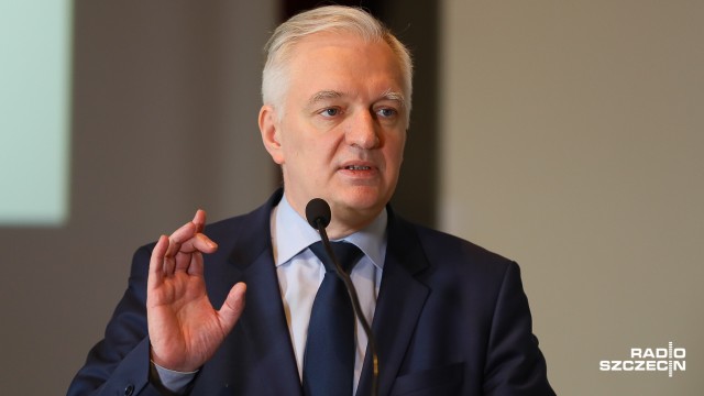 Minister nauki i wicepremier Jarosław Gowin liczy na wyciągnięcie dalszych konsekwencji wobec Rosji po próbie otrucia podwójnego agenta Siergieja Skripala i jego córki. Od poniedziałku, w ramach skoordynowanej akcji, ponad 20 państw, w tym Polska, zapowiedziało wydalenie rosyjskich dyplomatów.