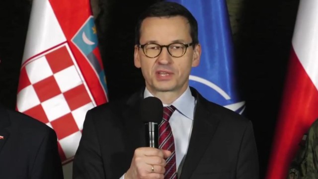 Premier Mateusz Morawiecki podkreślił, że stała obecność wojsk NATO na terytorium Polski była marzeniem prezydenta Lecha Kaczyńskiego i realizacją jego testamentu. Premier podziękował żołnierzom Batalionowej Grupy Bojowej NATO służącym w Orzyszu za to, że chronią państwa tej części Europy.