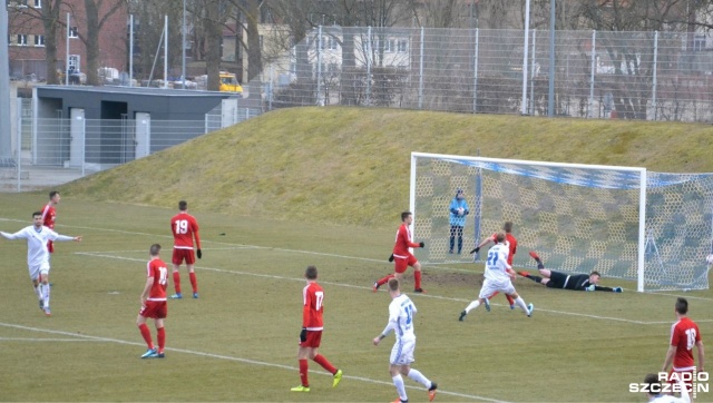 Wielkanocny prezent sprawili swoim kibicom w Wielką Sobotę piłkarze Kotwicy Kołobrzeg. W 21. kolejce trzeciej ligi pokonali na własnym stadionie Wdę Świecie 3:1.