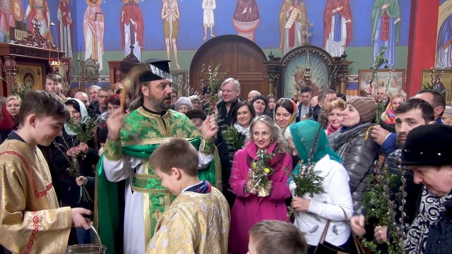 Dziś Cerkiew Prawosławna obchodzi Niedzielę Palmową na pamiątkę wjazdu Jezusa Chrystusa do Jerozolimy. Zwana jest ona również Niedzielą wierzbową, gdyż zarówno cerkwie jak i domy wyznawców prawosławia dekorowane są wierzbowymi baziami.