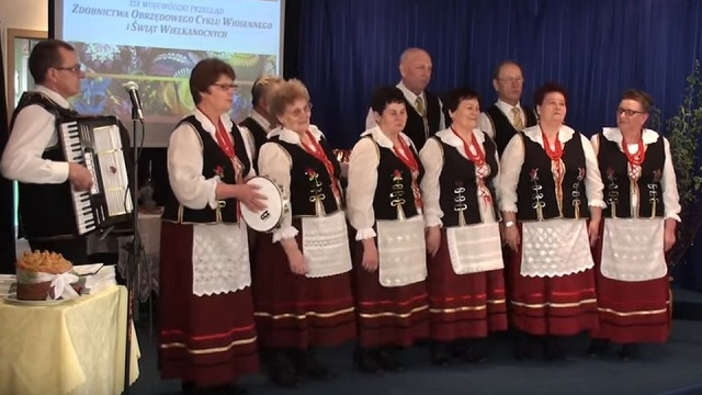 Konopielka to jeden z wielkanocnych zwyczajów wciąż kultywowanych na Podlasiu. Obrzęd polega na tym, że począwszy od Niedzieli Wielkanocnej mężczyźni chodzą po domach i śpiewają specjalne pieśni zwane konopielkami.
