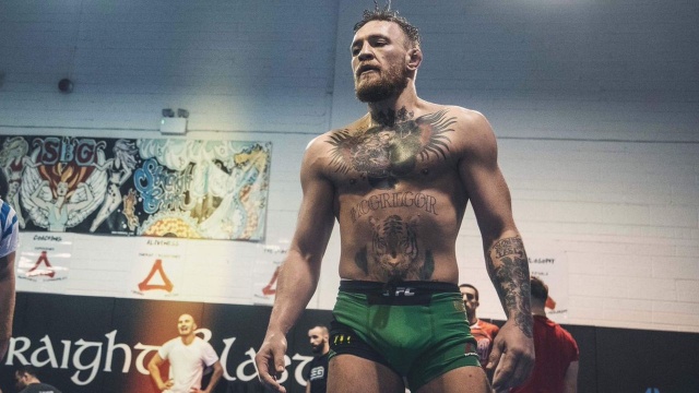 Conor McGregor, światowej sławy irlandzki mistrz mieszanych sztuk walki przebywa w areszcie w Nowym Jorku. Sportowcowi ma zostać przedstawiony zarzut napaści.