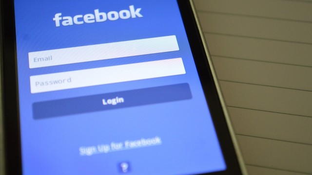 Szef Facebooka prawie pięć godzin zeznawał w amerykańskim Kongresie w sprawie afery Cambridge Analytica. Mark Zuckerberg był przesłuchiwany przez senackie komisje sprawiedliwości oraz do spraw handlu, nauki i transportu.