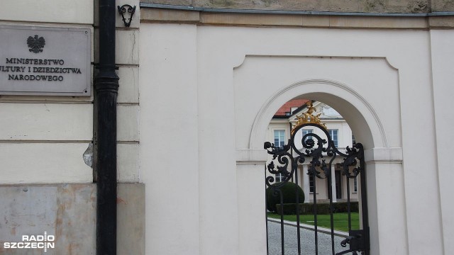 Ukraina chce odnowienia współpracy z Polską na poziomie IPN-ów i ministerstw kultury. Poinformował o tym ukraiński wicepremier Pawło Rozenko. Między krajami trwa spór dotyczący kwestii historycznych i upamiętnień ofiar wojen.