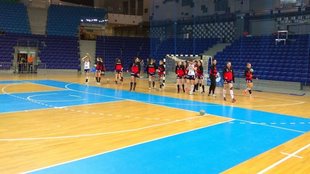 Piłkarki ręczne Pogoni nadal są bez zwycięstwa w grupie mistrzowskiej Superligi. Szczecinianki w piątym meczu doznały piątej z rzędu porażki. Drużyna serbskiej trenerki Ljiljany Marković przegrała w niedzielę z GTPR Gdynia 22:27.