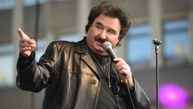 Krzysztof Krawczyk jest królem juwenaliów - mówią organizatorzy tegorocznego święta studentów w Szczecinie. 72-letni artysta, wykonawca między innymi kultowego Parostatku, wystąpi w stolicy Pomorza Zachodniego 25 maja.