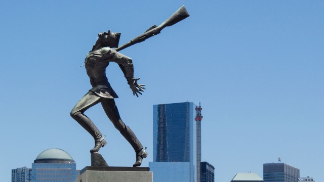 Instytut Pamięci Narodowej kategorycznie sprzeciwia się usunięciu pomnika katyńskiego w Jersey City w Stanach Zjednoczonych - poinformował prezes IPN Jarosław Szarek.