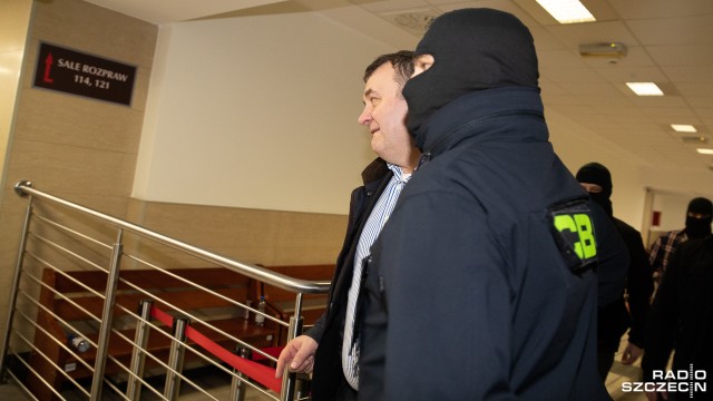 Są pierwsze komentarze polityków Platformy Obywatelskiej w sprawie decyzji Sądu Okręgowego o podtrzymaniu aresztu dla posła Stanisława Gawłowskiego. Opinie posłów Antoniego Mężydły i Jana Rulewskiego cytuje portal wPolityce.pl. Mimo jednej opcji partyjnej - zdania są podzielone.