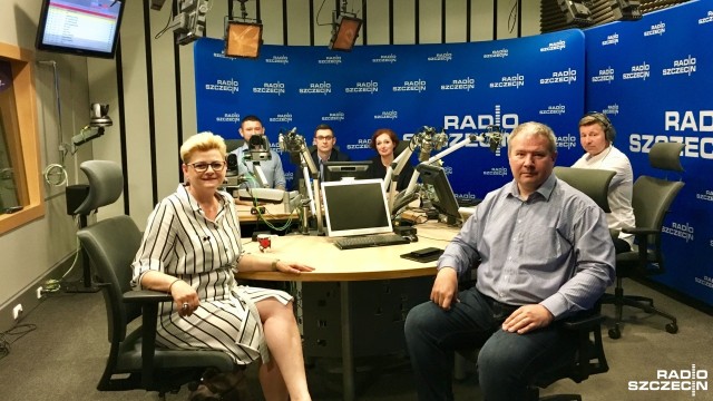 Bulwersujące, ale trzeba być ostrożnym z oskarżeniami - tak goście Kawiarenki politycznej Radia Szczecin komentowali informacje o prostytutkach w szczecińskim apartamencie należącym do posła Platformy Obywatelskiej Stanisława Gawłowskiego.
