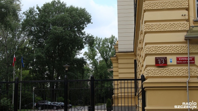 Ministerstwo Finansów szykuje zmiany w ustawach o podatku akcyzowym i w prawie celnym. Resort chce wprowadzić zerową akcyzę na gaz ziemny CNG i LNG oraz wprowadzić elektroniczny obieg dokumentów związanych z paliwami i zwolnieniami podatkowymi. Propozycjami zajmie się Rada Ministrów.