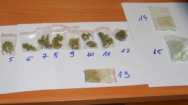 10 gramów marihuany i 29 tabletek ekstazy znaleźli policjanci podczas rutynowej kontroli w samochodzie 23-letniego mieszkańca Czaplinka.