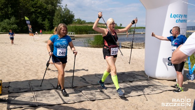 130 biegaczy i blisko 50 uczestników wyścigu nordic walking wzięło udział w zmaganiach sportowych podczas Dnia Chemika, który w sobotę odbywa się w Trzebieży.