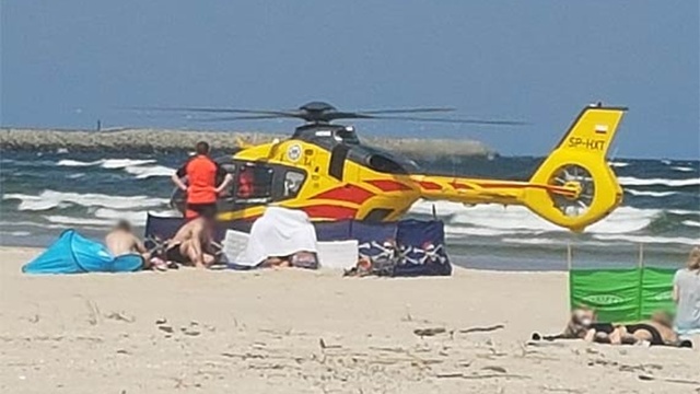 23-latka zmarła po podtopieniu. Do tragedii doszło w czwartek przed południem na plaży na Warszowie w Świnoujściu. O sprawie napisał portal iswinoujscie.pl.