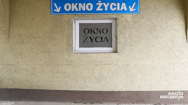 W sobotę wieczorem w koszalińskim oknie życia siostra z Domu Samotnej Matki znalazła dziecko.