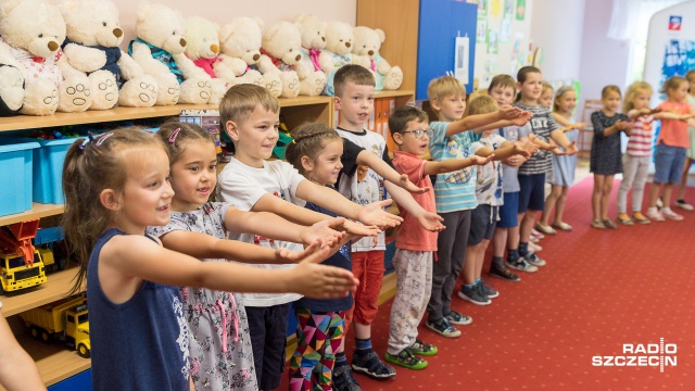 W Szczecinie dzieci uczą się niemieckiego, a w przygranicznych miejscowościach po zachodniej stronie granicy przedszkolaki i uczniowie poznają język polski. To w ramach programu Nauczanie języka sąsiada od przedszkola do zakończenia edukacji.