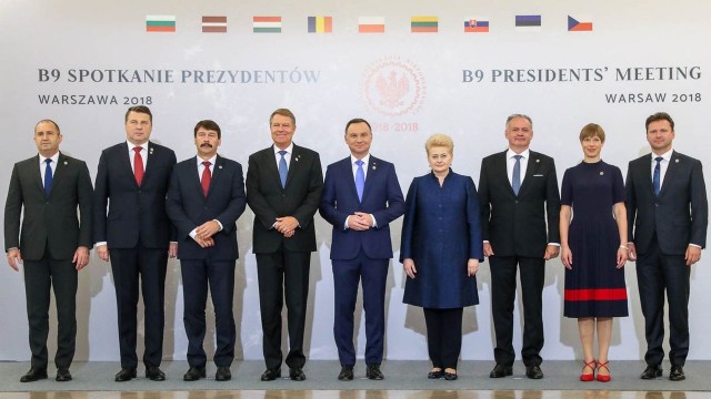 Przywódcy państw Bukaresztańskiej Dziewiątki będą świętować po południu stulecie odzyskania przez Polskę niepodległości. Uroczystości rocznicowe odbędą się w Belwederze i w Łazienkach Królewskich.
