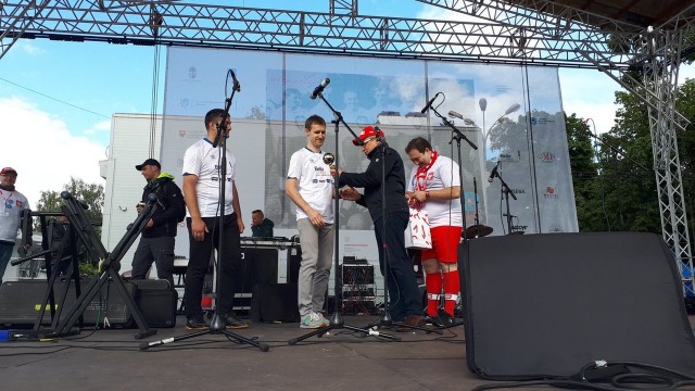 Imprezę pod hasłem Piłka w grze zorganizowały w moskiewskim Parku Sokolniki Ambasada RP w Rosji i Instytut Polski. Można tam posłuchać polskiej muzyki i poznać historię polskiego futbolu.
