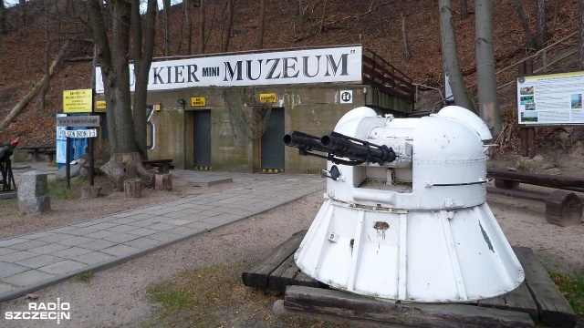 Włamanie do Muzeum Bunkier V3 pod Międzyzdrojami. Zginęły karabiny i pistolety.