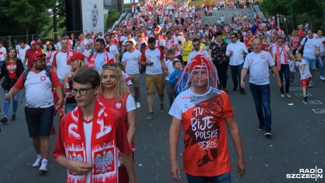 Pierwsze grupy polskich kibiców dotarły na mundial do Moskwy. Nasi rodacy czekają na pierwszy mecz Biało-Czerwonych, który zostanie rozegrany 19 czerwca z reprezentacją Senegalu.