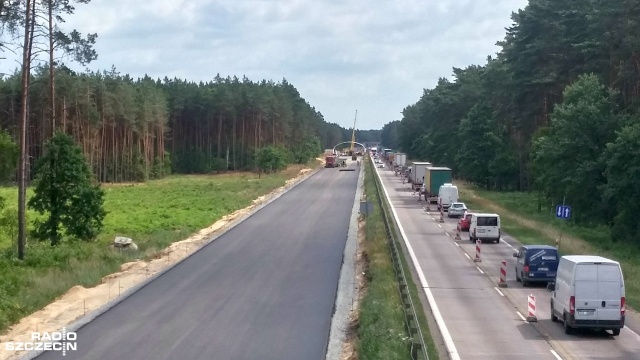 Dopiero pod koniec czerwca, nie jak planowano w połowie miesiąca, przejedziemy świeżo wyasfaltowanym odcinkiem podszczecińskiej autostrady A6.