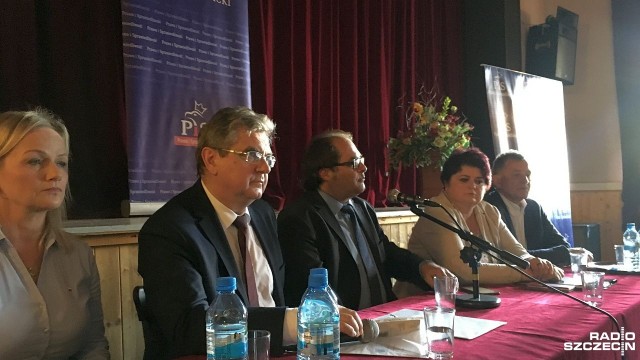 Nie ma podstaw, aby sądzić, że ostatnie przypadki zabitych fok to zemsta rybaków - mówił na spotkaniu z mieszkańcami w Gryficach minister gospodarki morskiej i żeglugi śródlądowej Marek Gróbarczyk.